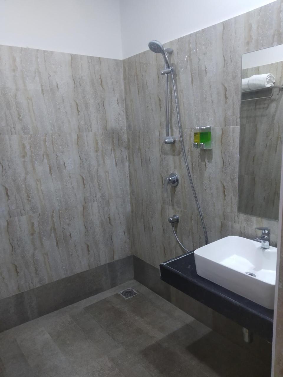 Cosmopolitan Hotels Madurai Exterior foto
